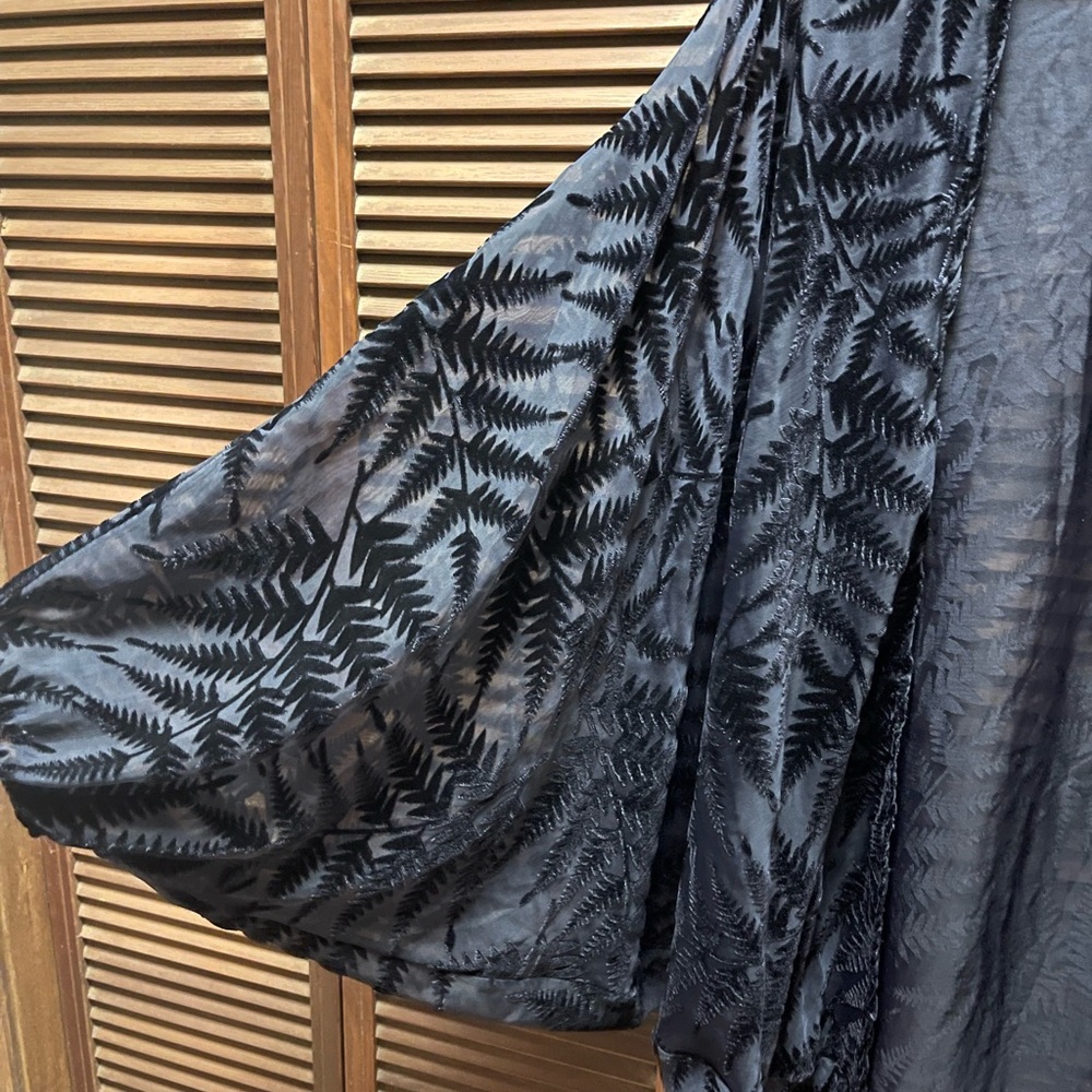 Anthropologie Velvet Cocoon Kimono One Size - Picture 7 of 8
